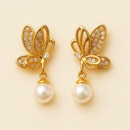 گوشواره طلایی طرح پروانه با مروارید آویز | ظریف و دخترونه