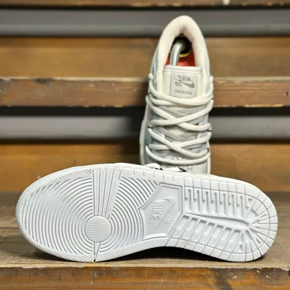 کتانی زنانه اس بی دانک