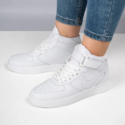 نیم بوت اسپرت زنانه مدل نایک ساق‌دار رنگ تمام سفید