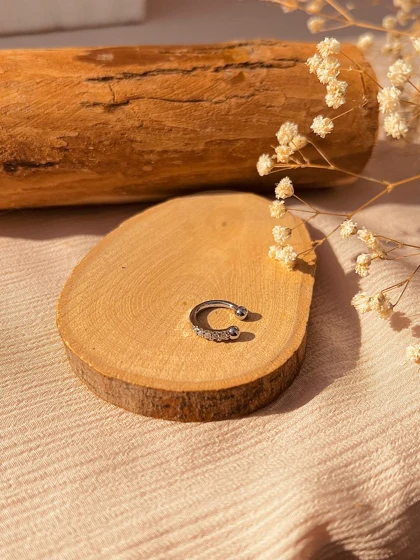 پیرسینگ فیک لب و گوش نگینی