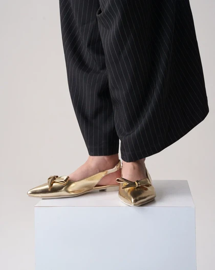 صندل زنانه مدل Stradivarius Sandal - SGl066