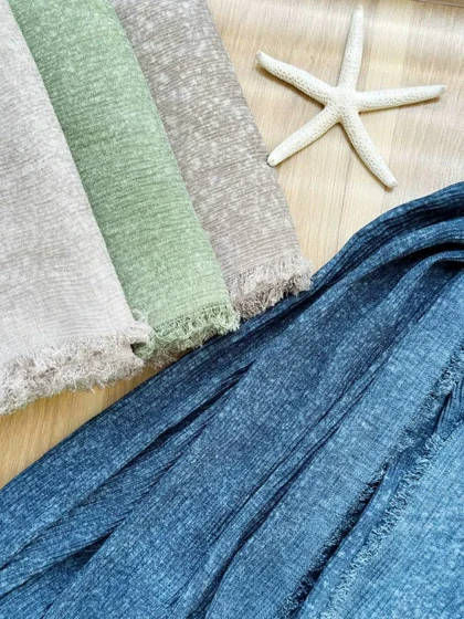 1805- شال لبه ریش پلیسه (ایراددار)