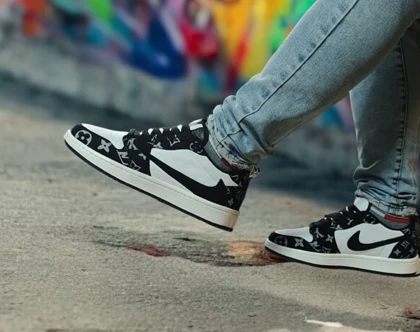 کتانی مردانه تراویس لویزویتون