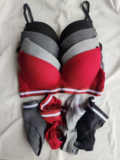 ست شورت و سوتین کبریتی اسفنجی جکدار فنردار کد: 4090