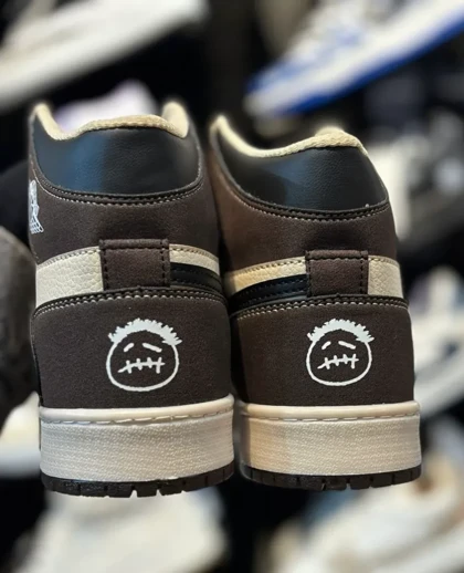 کتانی ترویس ساق‌دار کرم قهوه ای