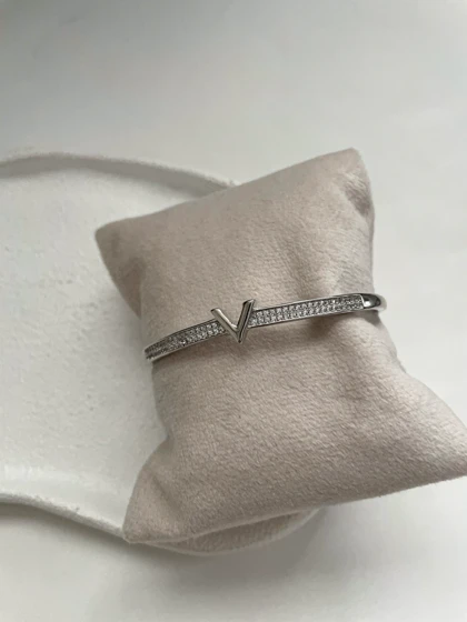 بنگل های نگین‌دار