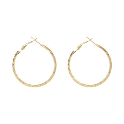 گوشواره زنانه حلقه‌ای مدل خطی