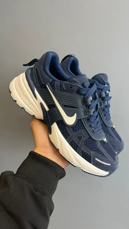 کتانی زنانه نایک وی تو کیv2k RUN