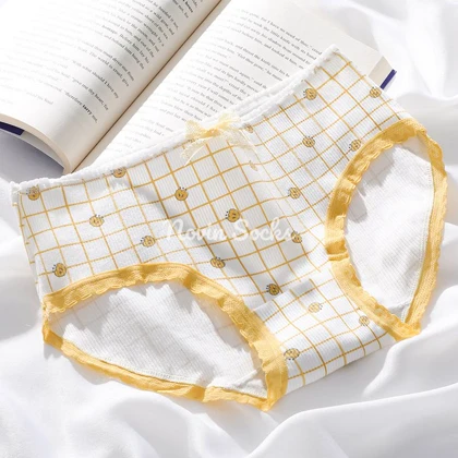 شورت طرح شکوفه گل (سایز 38 الی 42)