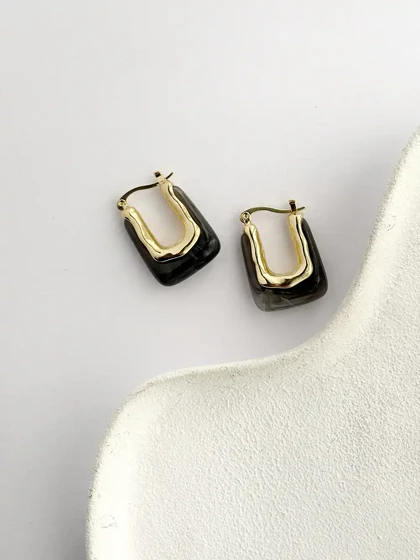 گوشواره رزینی زمستانی مربعی