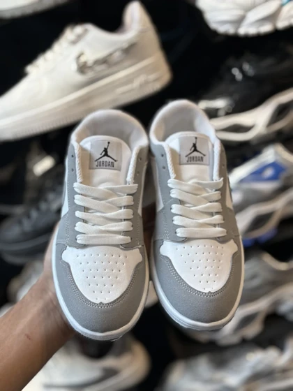 جردن وان سفید طوسی