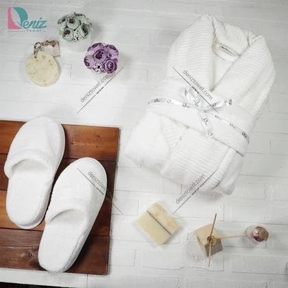 حوله تن پوش طرح روکو رنگ شیری