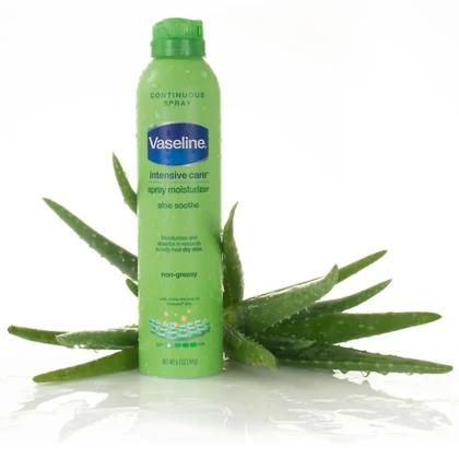 اسپری مرطوب کننده بدن وازلین مدل Aloe حجم 184g