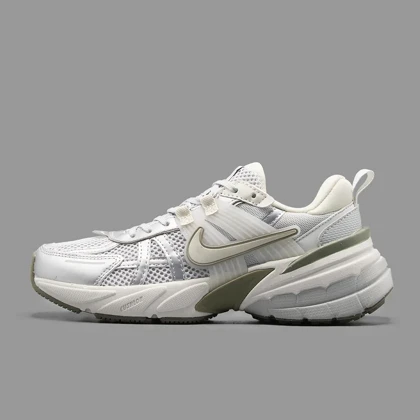 نایکی وی تو کی سفید پسته ای Nike V2K Run White Light Green
