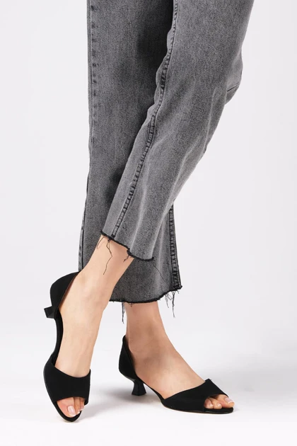 کفش پاشنه‌بلند کلاسیک زنانه میوگوستو mio-gusto