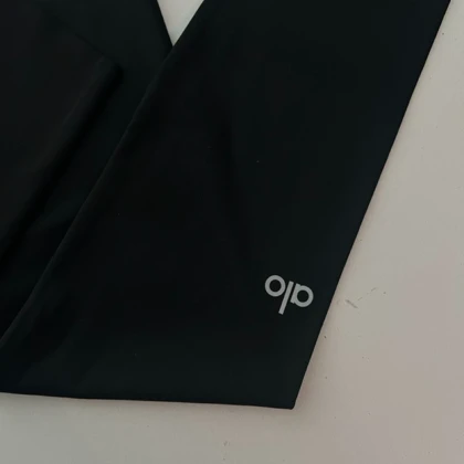 لگ ورزشی زنانه مشکی الو یوگا Alo Yoga