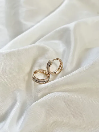 گوشواره حلقه‌ای نگین‌دار