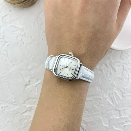 ساعت مچی زنانه با طرح ظریف فلورا، انتخابی شیک