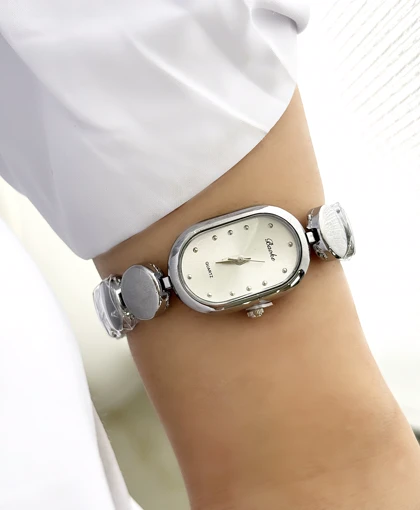 ساعت زنانه صفحه بیضی مینیمال بائوکه