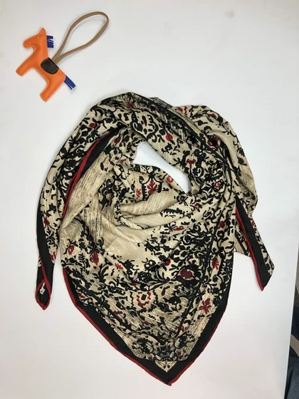 روسری نخ گل پاییزه