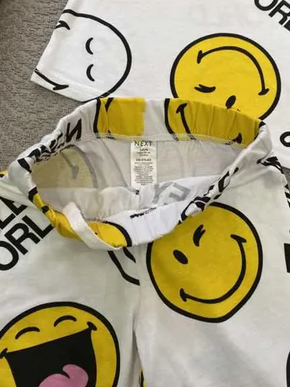 ست تیشرت و شلوارک بچگانه طرح Smiley World