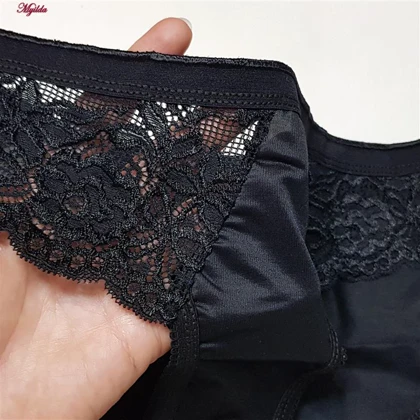 ست شورت و سوتین استرج زنانه پانیذ مدل فنردار مشکی