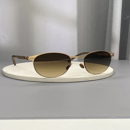 عینک آفتابی آیس‌برلین با فریم تیتانیوم انعطاف‌پذیر و لنز پلی‌کربنات UV400 نشکن ic! berlin