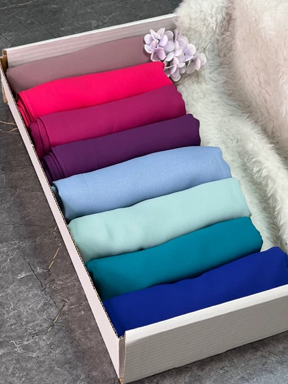 شال کرپ حریر در رنگبندی