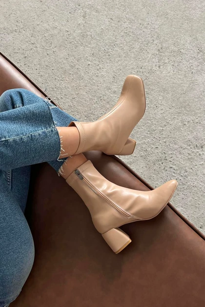 بوت و نیم بوت زنانه استراسونس straswans