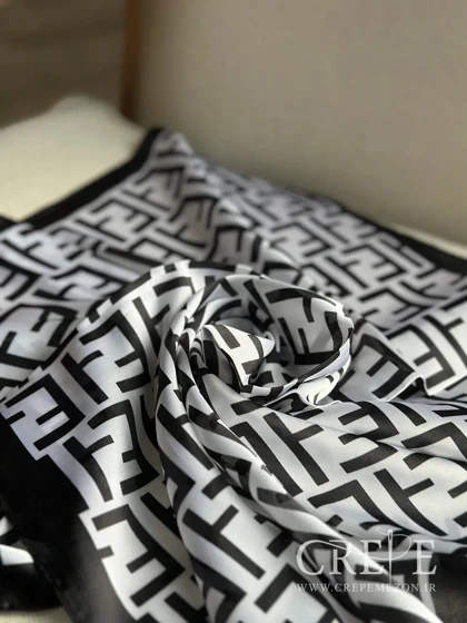 مینی اسکارف طرحدار