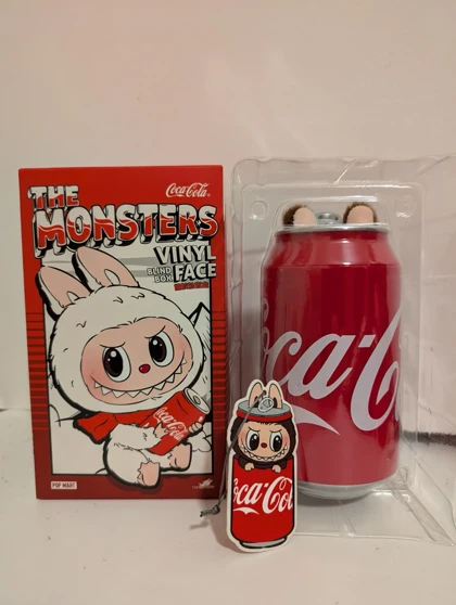 عروسک کلکسیونی لبوبو کوکا کولا