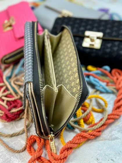 کیف پول زنانه