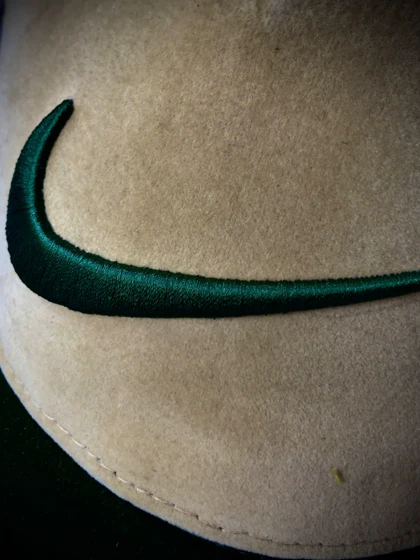 کلاه بیسبالی مخمل وارداتی مدل NIKE _ کرم نقاب سبز