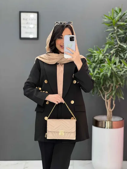 مانتو مازراتی دکمه طلایی
