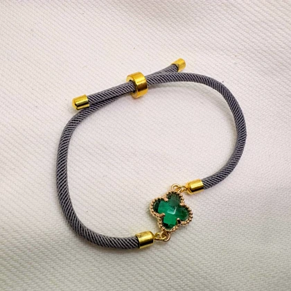 دستبند اسپرت طرح «ونکلیف طوسی» (بند ذغالی با نگین سبز) | ترکیب رنگ خاص