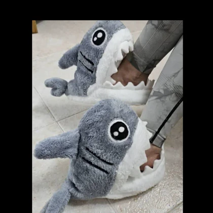 دمپایی حوله‌ای مدل اسلیپر طرح کوسه طوسی