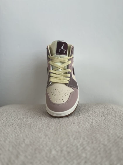 جردن 1 ساق‌دار میلان