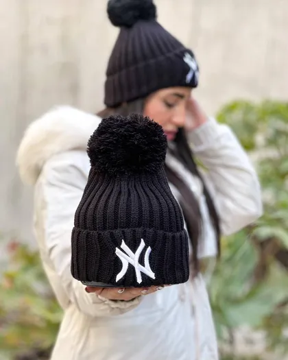 کلاه بافت ny پومدار