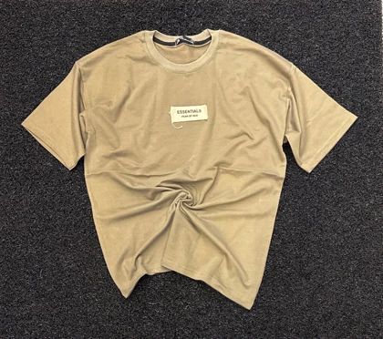 تیشرت مردانه کرم Essentials Fear of God نیم لش مینیمال