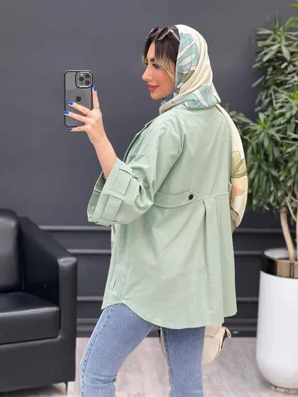 مانتو لینن پشت دو پاگن