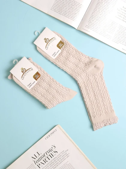 جوراب زنانه ساق‌دار زنجیری