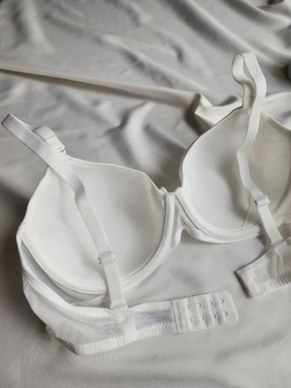 سوتین تک طرح تریومف آلمان فنردار ابرخیلی نازک برند RUMU کد: 15046