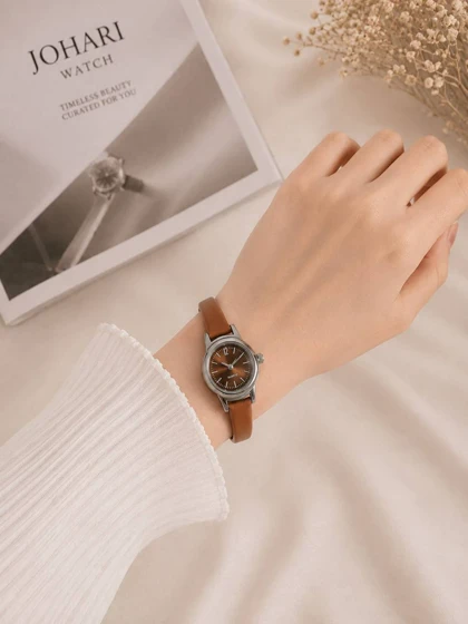 ساعت مچی زنانه گرد چرمی کد W461