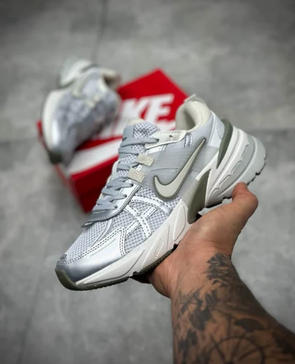 کتانی نایکی وی تو کی ران Nike V2K RUN photon Dust/Summit white/ Light Army