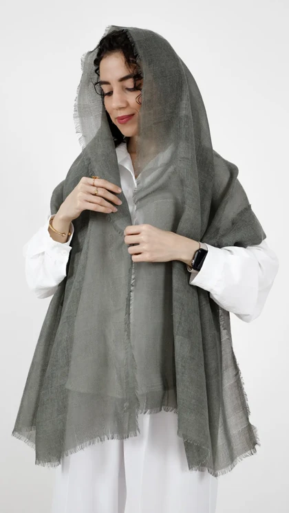 شال چهارخونه دور ریش
