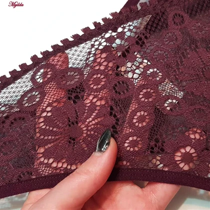 ست شورت و سوتین زنانه برتا مدل فنردار گیپور گل‌دار کد 5134-6043 رنگ زرشکی