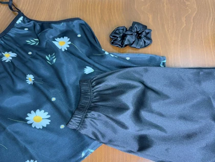 ست نیم‌تنه و شلوارک طرح بابونه 096