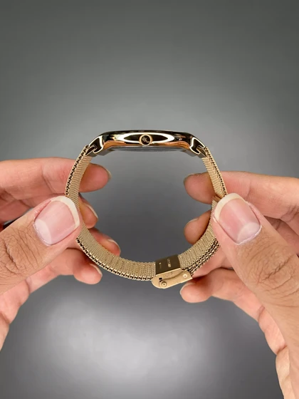 ساعت مچی برینگ بند حصیری طلایی صفحه سفید Bering