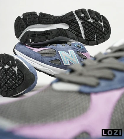 کفش کتانی سرمه ای صورتی NEW BALANCE 990
