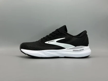 کتانی بروکس آدرنالین جی تی اس 24 مشکی سفید/Brooks Adrenalin